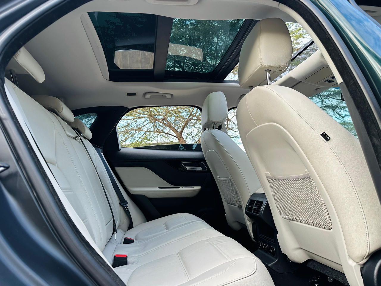 JAGUAR F-PACE thumbnail 6
